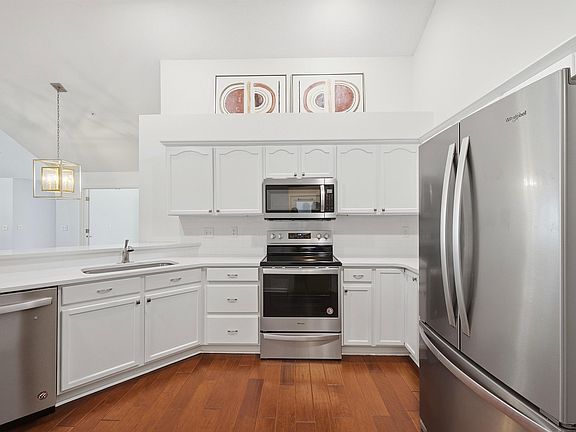 3rd image of 261 Oak Club Ln #9