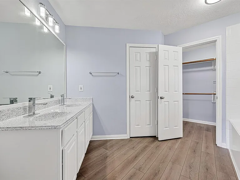 8810 Barron Wood Cir — Photo 15