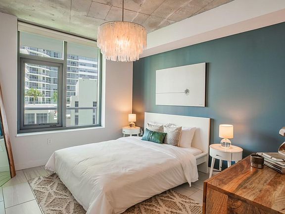 5th image of 115 NE 32nd St Floor 906
