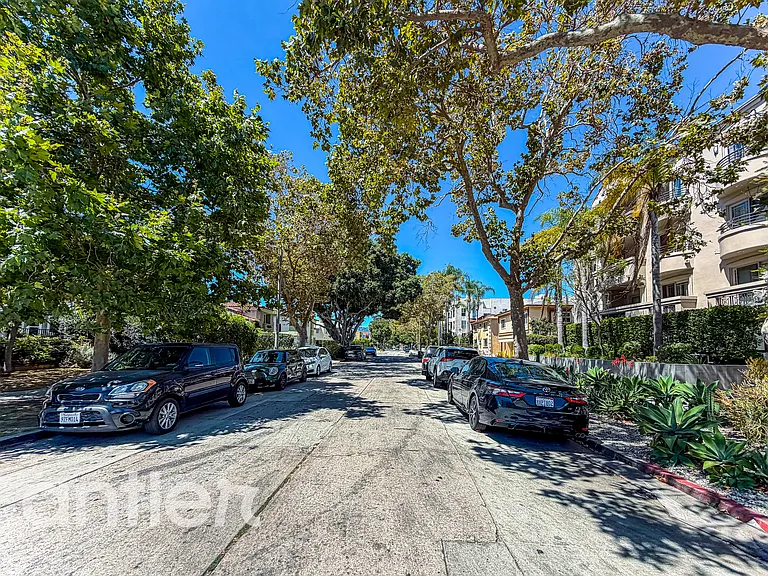 1241 S Sherbourne Dr #G104 — Photo 26