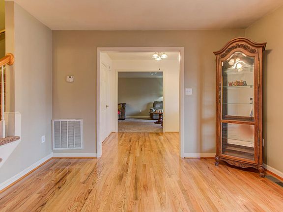 2nd image of 547 Brookfield Ln