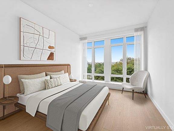 4th image of 555 W 22nd St #5DW