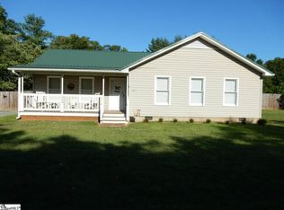 207 Farmers Cir, Greer, SC 29651