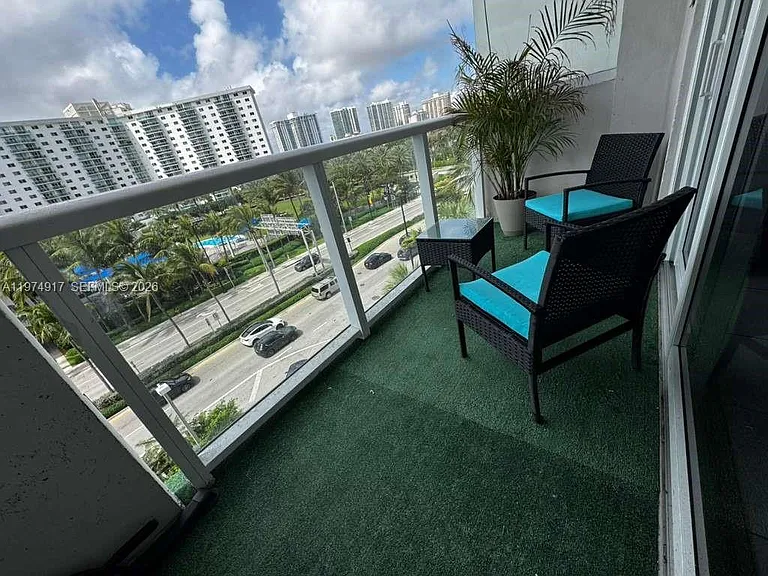 19201 Collins Ave #432 — Photo 27