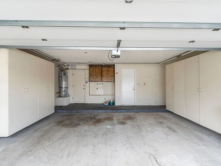 2410 Voorhees Ave #5 — Photo 26
