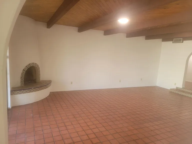 7562 N Calle Cordobesa — Photo 9