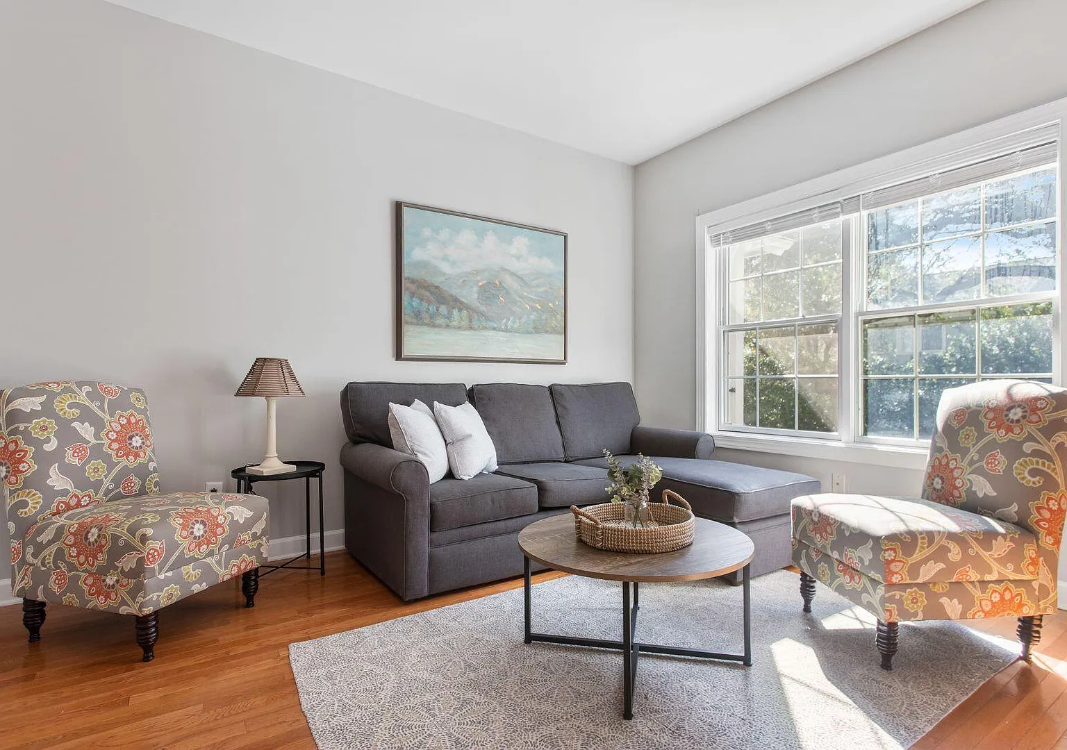 3 bed, 2.5 bath, 1308 sqft, $3,500 — Photo 4
