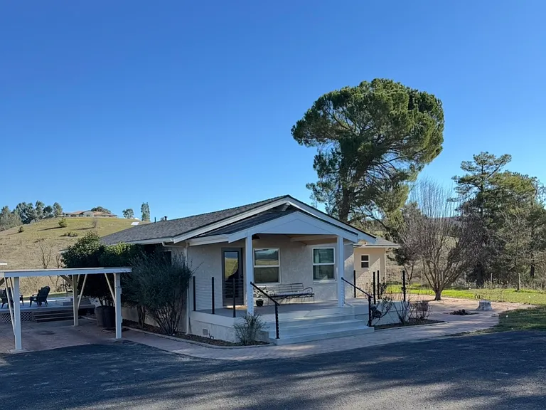 4170 Templeton Rd — Photo 1