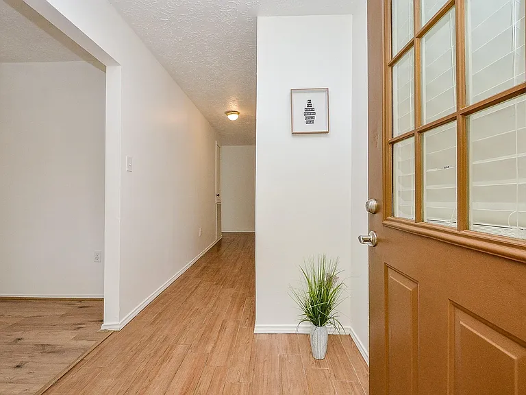 3315 Honey Creek Dr — Photo 2