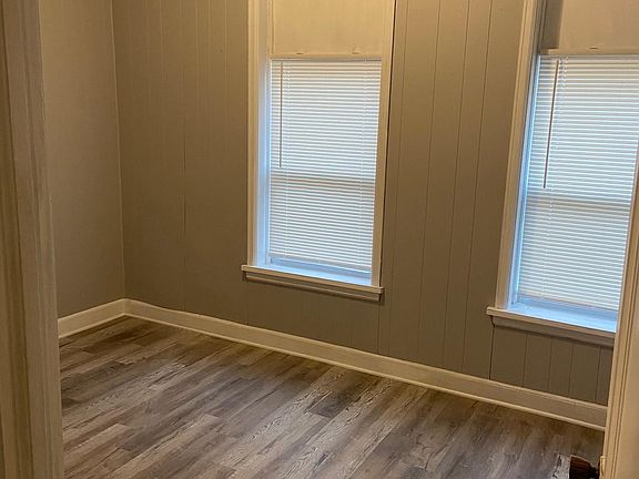 2nd image of 206 W Clark St #3