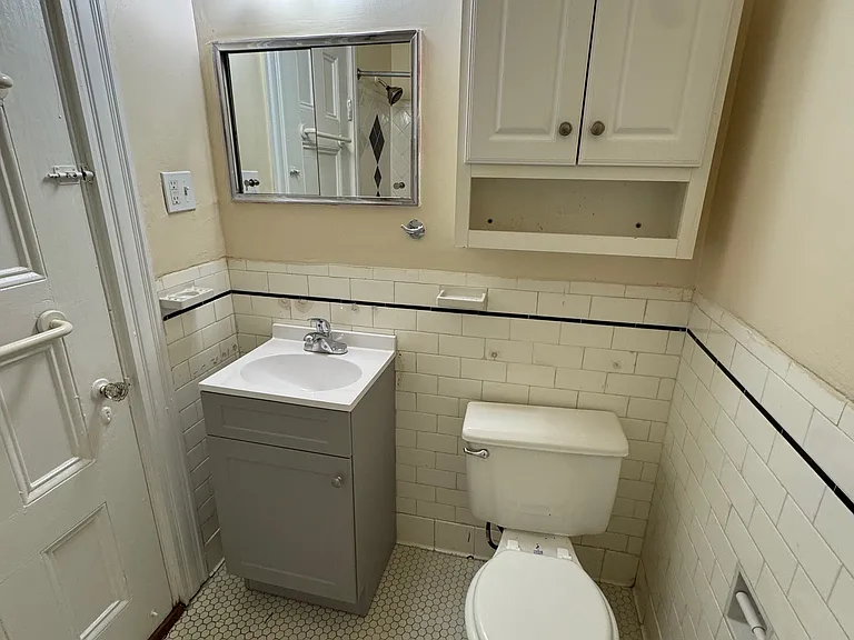 1521 Washington St #16 — Photo 8