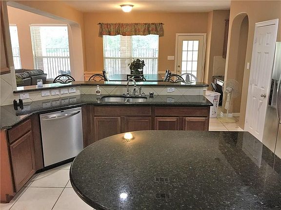 5th image of 1407 Oxbow Dr