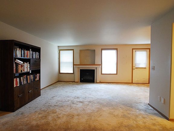 3rd image of 1526 102nd St E