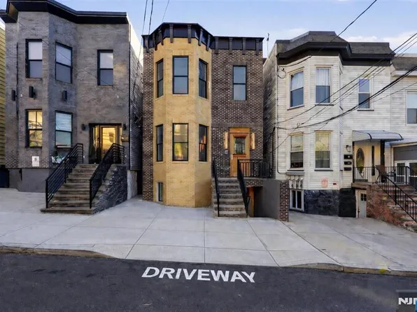 821 18th St, Union City, NJ 07087