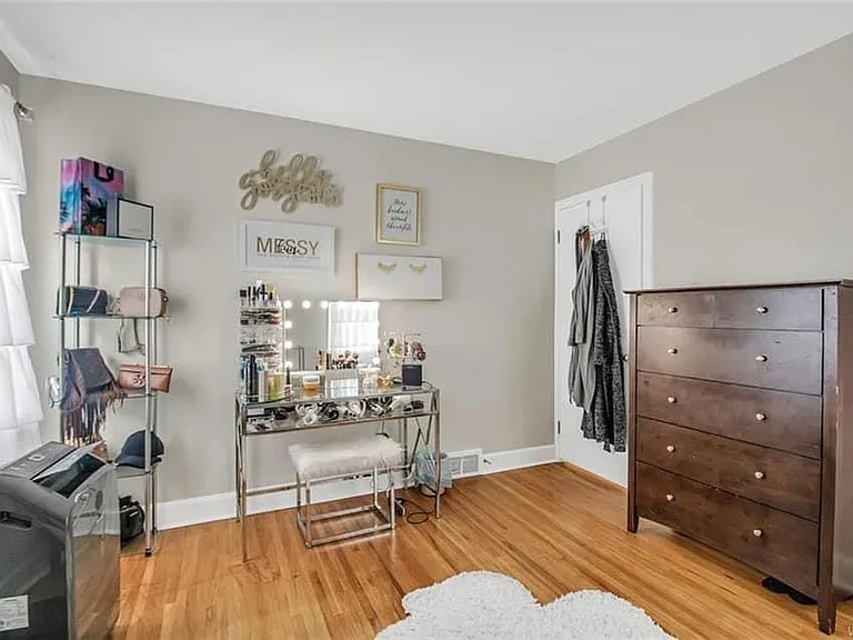 265 Perry St — Photo 16