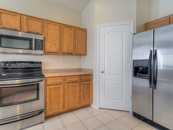 5th image of 2880 E La Costa Dr