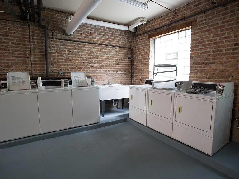 5415 S. Woodlawn Avenue — Photo 8