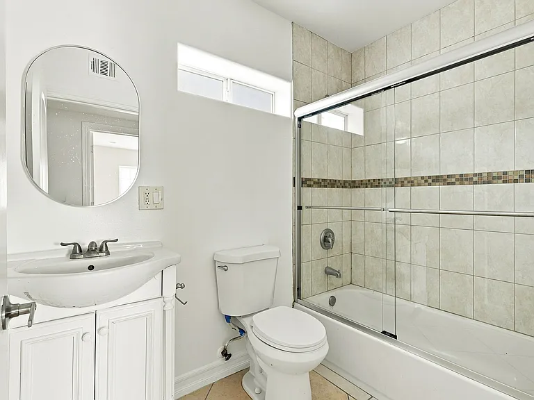 246 E Gage Ave — Photo 29