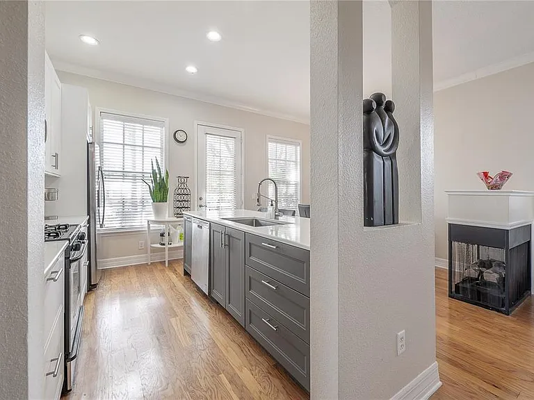 2920-2 Hansen Manor Ln — Photo 18
