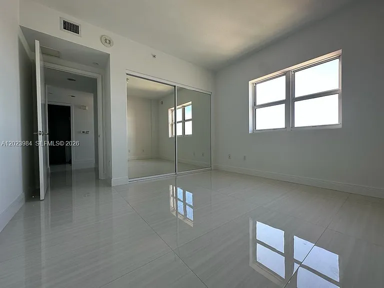 2650 Lake Shore Dr #1001 — Photo 27