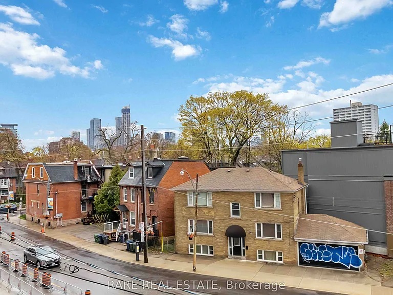 322 Dupont St #305 — Photo 17