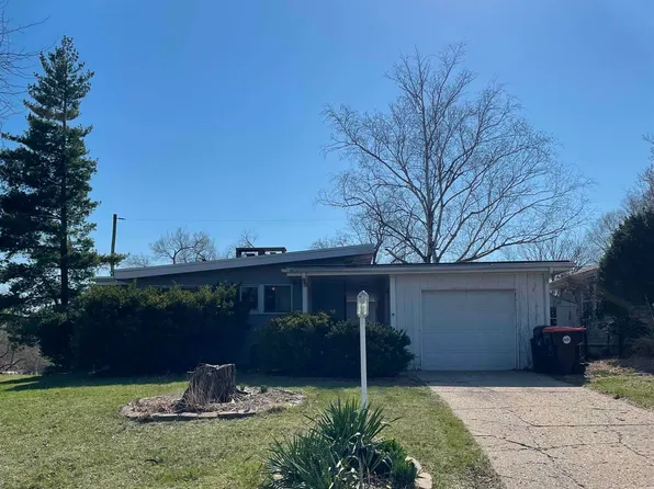 4519 N Bournedale Dr, Peoria, IL 61614