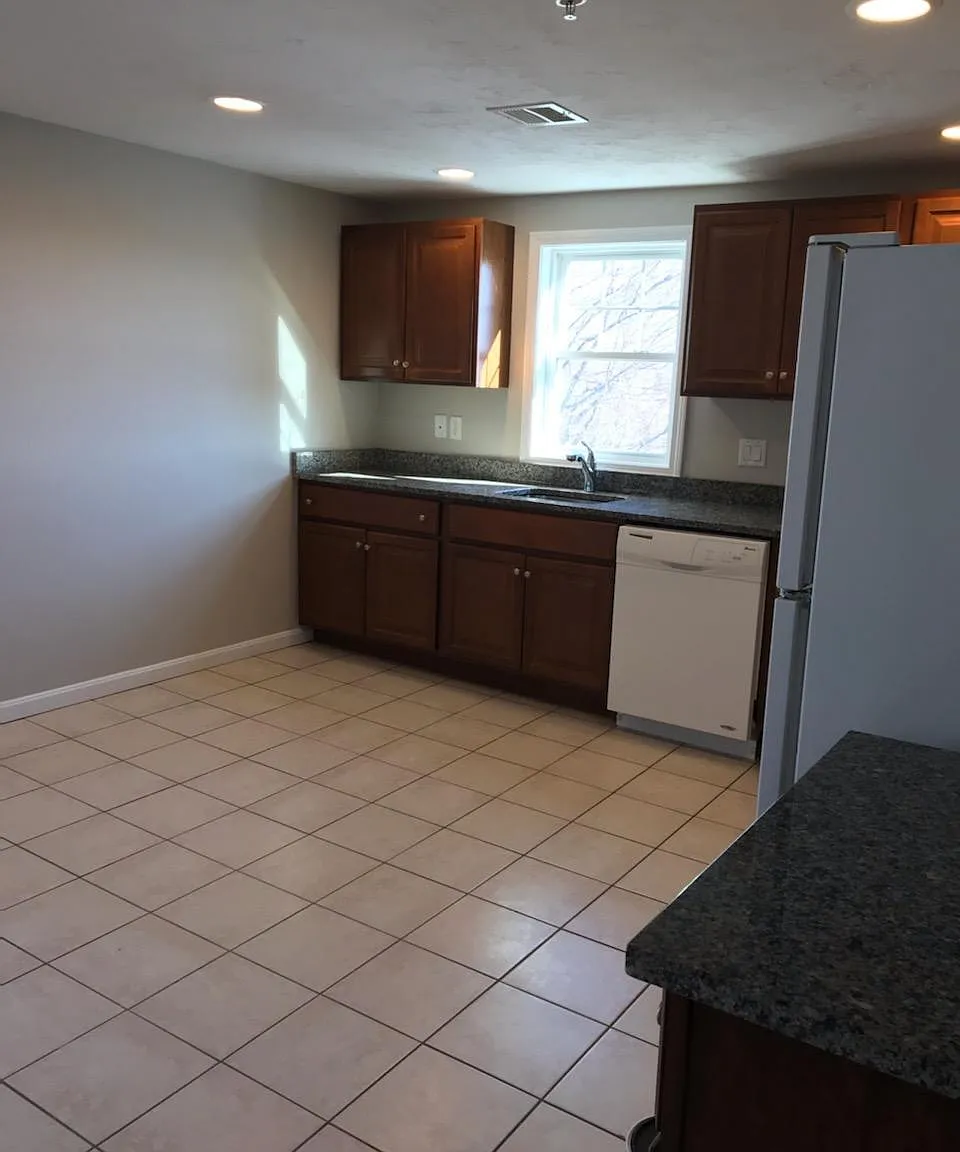 2 bed, 1450 sqft, $2,100 — Photo 2