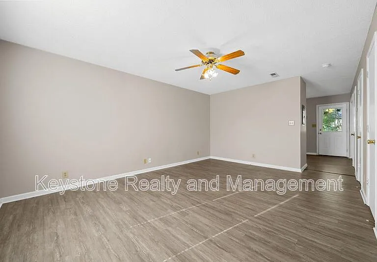 3280 Tower Dr #C — Photo 3