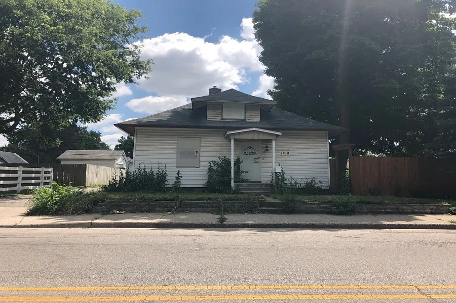 1129 N Tibbs Ave photo 1