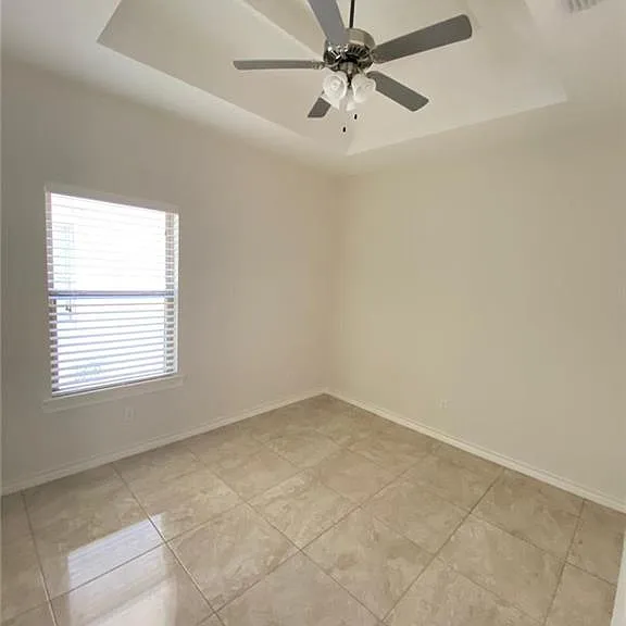 1013 E La Cantera Ave #3 — Photo 7