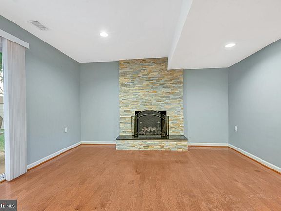 4th image of 405 Chesapeake Ave #A