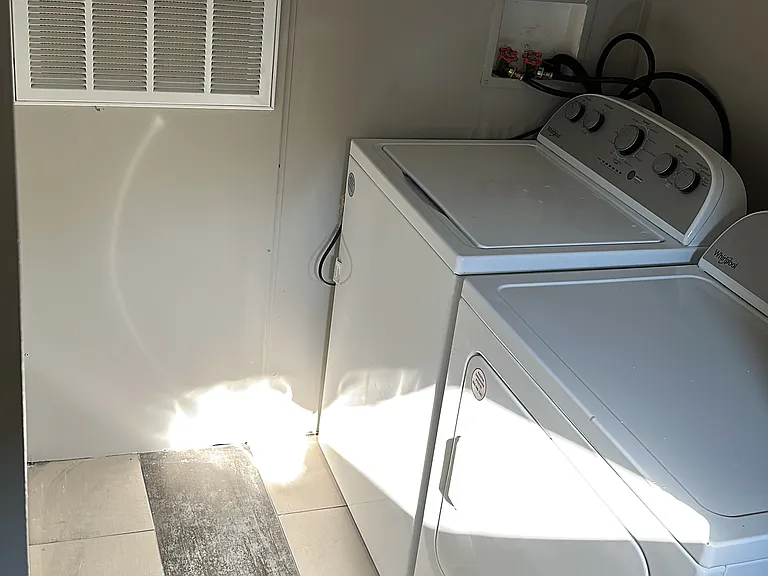 213 Jasmine Ln — Photo 6