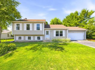 873 Oak Ridge Ln, Genoa City, WI 53128