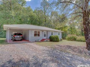 430 Pine Ridge Rd, Laceys Spring, AL 35754