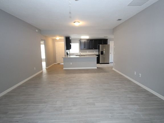 3rd image of 693 Lola Ave