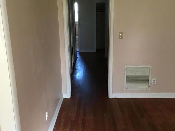 3rd image of 1227 Brookmont Ave E