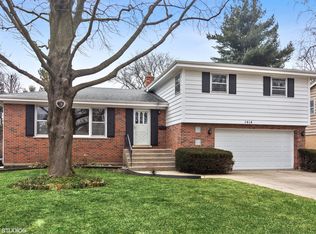 1414 E Sunset Ter, Arlington Heights, IL