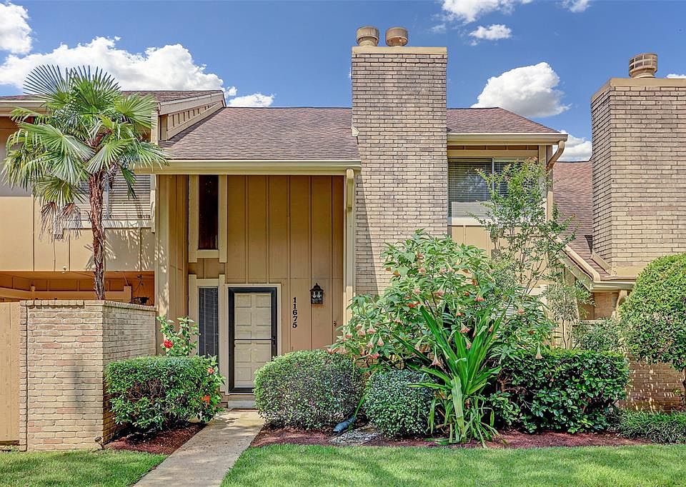 1st image of 11675 Village Place Dr