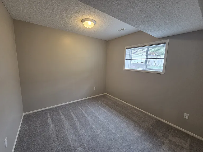 227 Wyman Ln NW — Photo 3