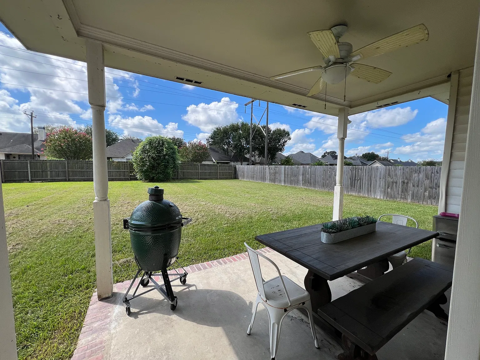 4 bed, 2177 sqft, $2,150 — Photo 2
