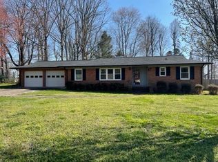 408 Clearview Dr, Asheboro, NC 27205