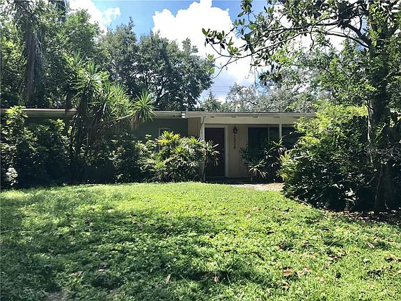 3rd image of 2308 Woodcrest Dr
