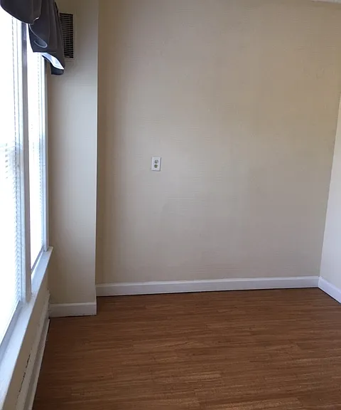 803 11th St #2 — Photo 35