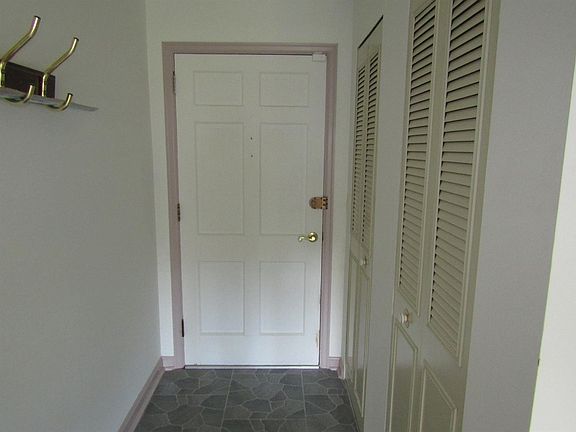 3rd image of 207 Knollwood Dr