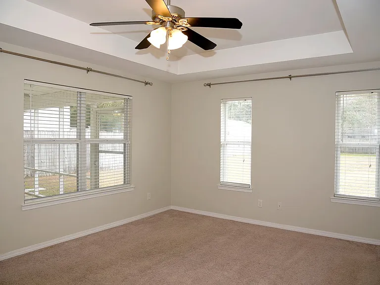 114 Quince Ave — Photo 9