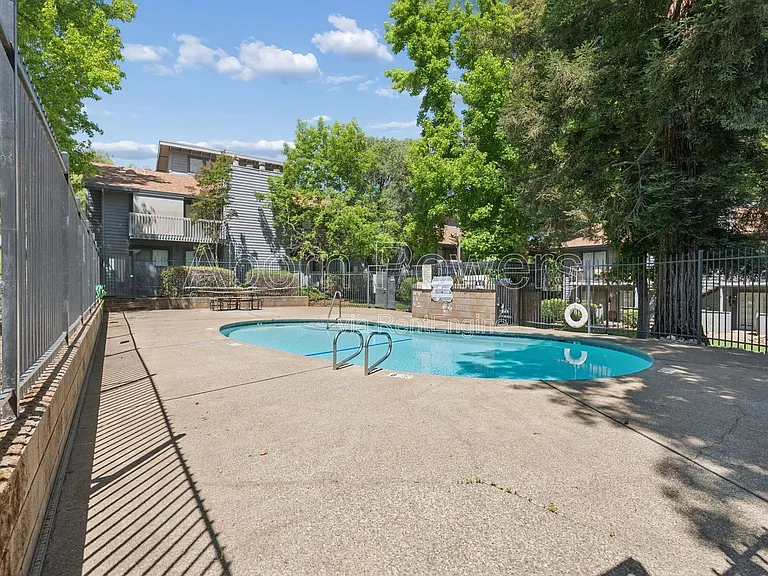 3180 Country Club Dr #3B — Photo 16