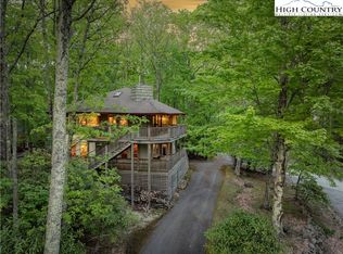 102 Rhododendron Dr, Banner Elk, NC 28604