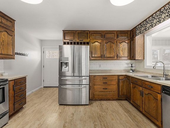 3rd image of 11103 Edison Rd