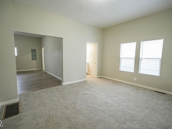 3rd image of 734 W 2nd St