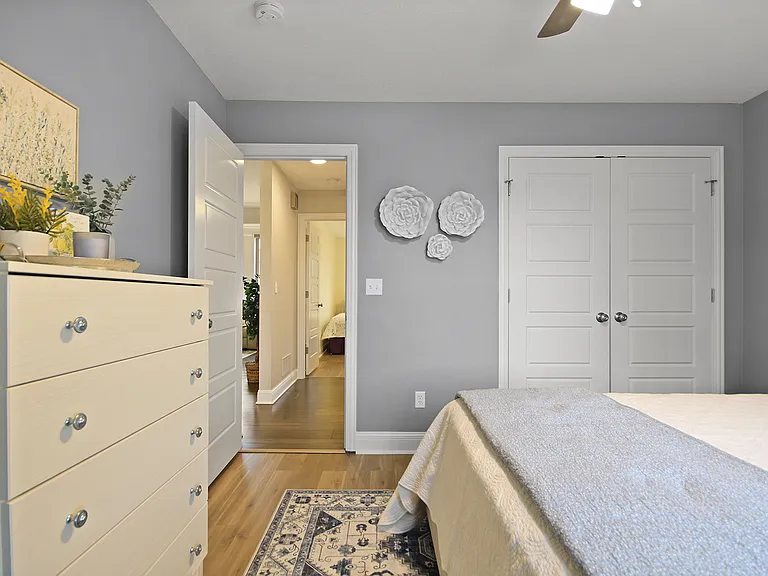 902 Rutland Dr — Photo 12